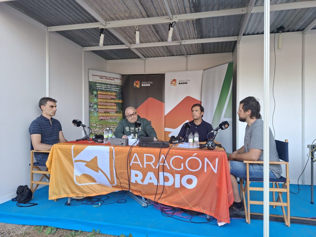 Emisión del programa De puertas al campo de Aragón Radio en la Expo Feria de Sobrarbe